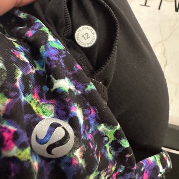 Lululemon NWOT SZ 12 sports bra - Picture 4 of 4